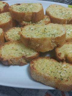 Una foto de Pan de ajo rápido y fácil