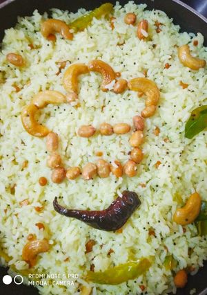 A picture of Lemon rice.
