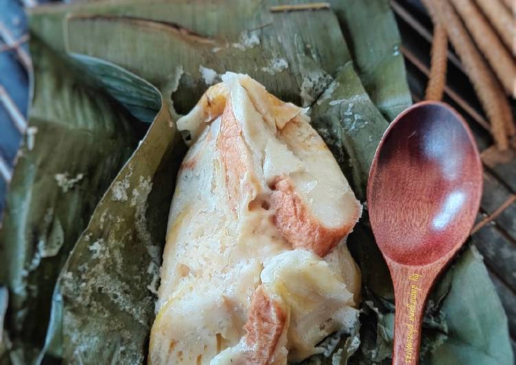 Langkah Mudah untuk Membuat Bongko Roti Pisang yang Enak Banget