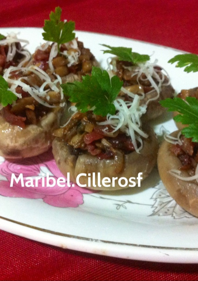 Una foto de Champiñones rellenos