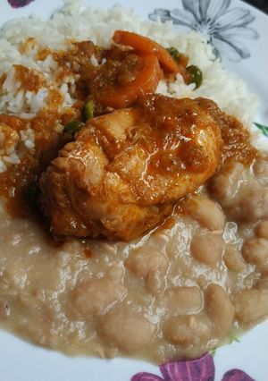 Una foto de Seco de pollo a la norteña con frejoles