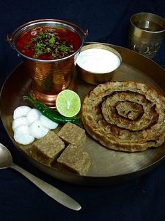 राजस्थानी खूबा रोटी (Rajasthani Khooba Roti recipe in hindi) रेसिपी मुख्य फोटो