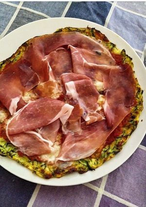 Foto di Pizza Light di Zucchine al prosciutto Crudo