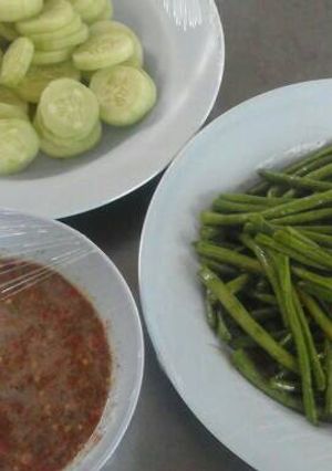 รูปของ น้ำพริกกะปิ กับผ้ดถั่วฝักยาว
