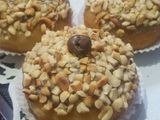 Donat bomboloni topping kacang