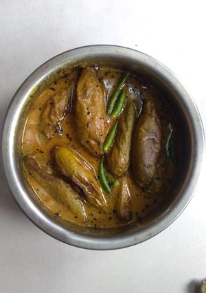 A picture of Pointed gourd poppy seed paste curry.
