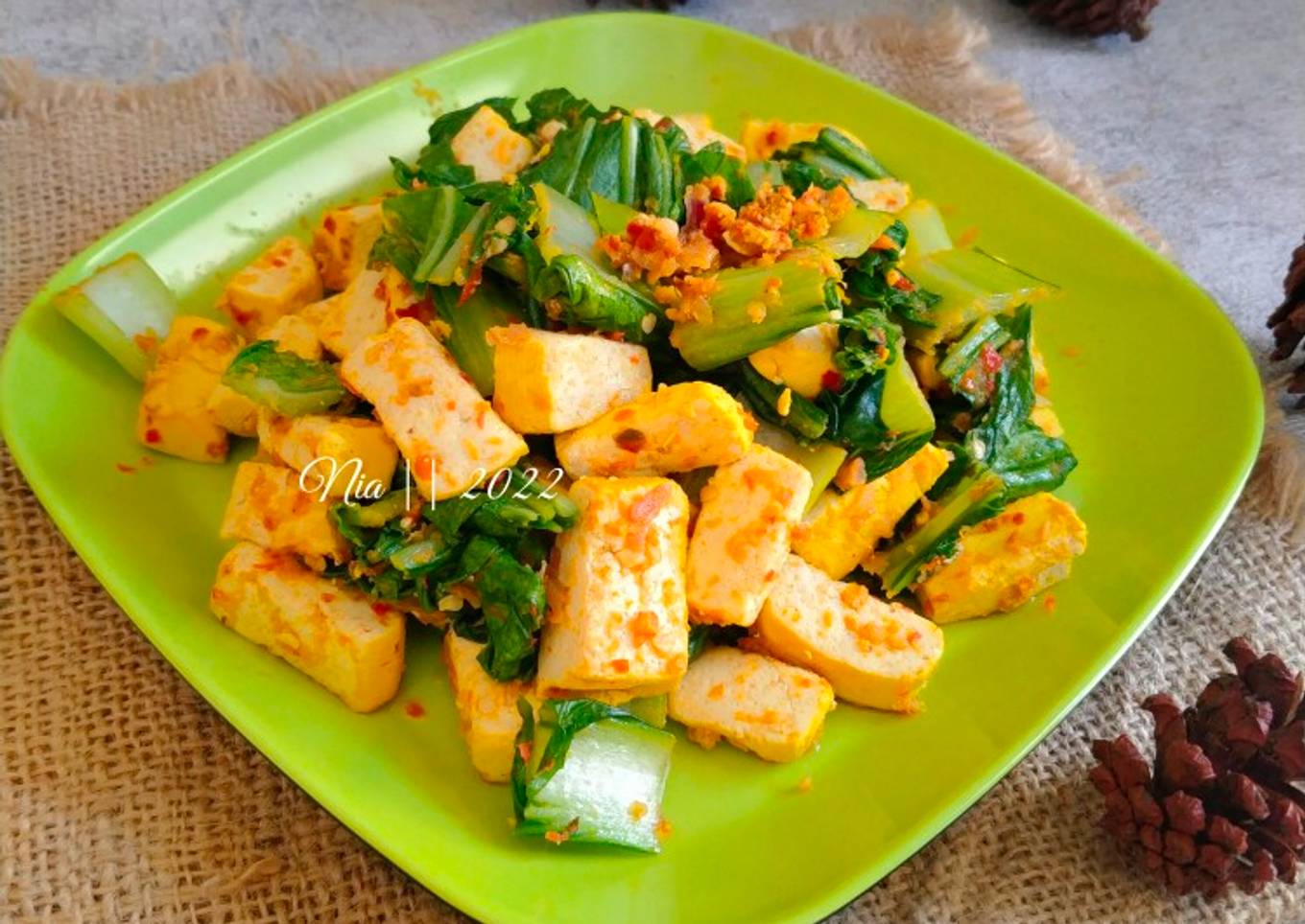 3. Pokcoy Tahu Saos Tiram Pedas