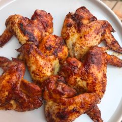 A picture of Easy grilled chicken wings.