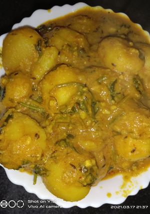 আলুর দম(Aloo dum recipe in bengali) রেসিপির প্রধান ছবি