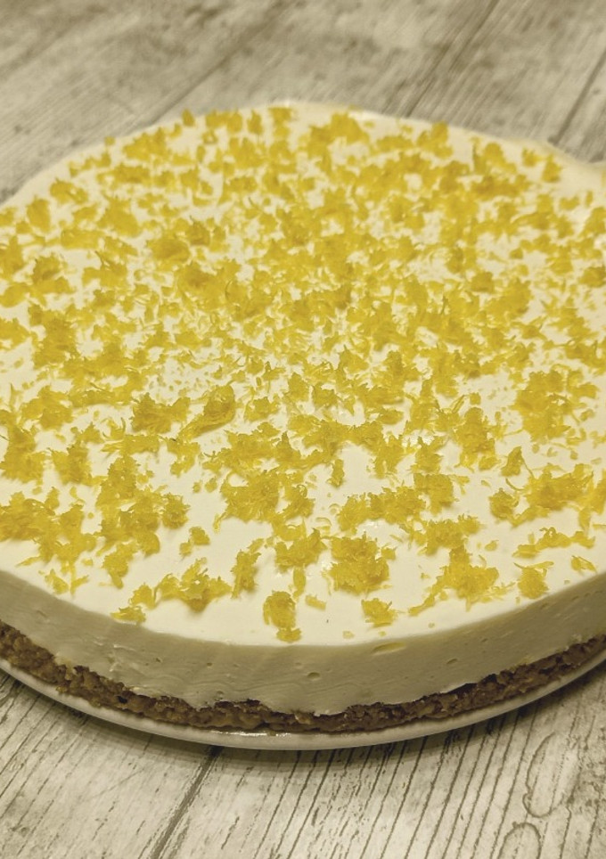 Una foto de Tarta de limón con mascarpone y queso fresco
