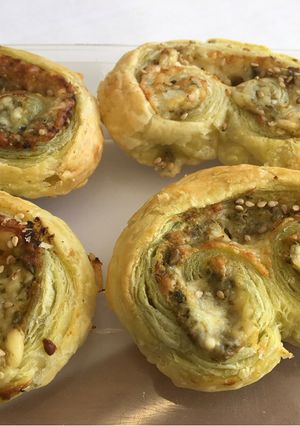 A picture of Cheesy pesto puffs.