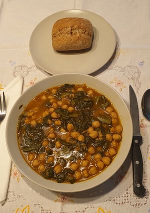 Una foto de Potaje de acelgas al estilo de María Jesús