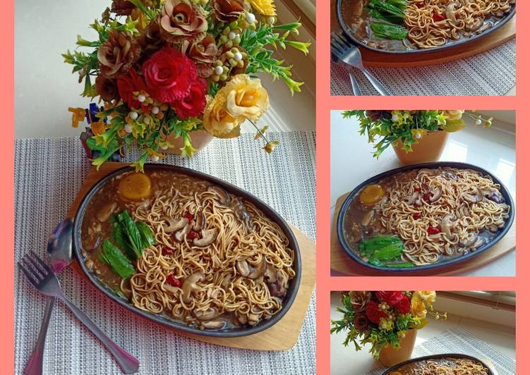 Step-by-Step Guide to Prepare Homemade Sizzling Yee Mee