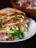 Tortilla Trend con bacon y aguacate