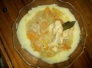 Una foto de pechugas de pollo en escabeche