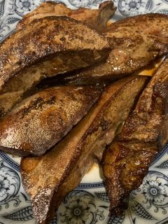 O poză a rețetei Ficat de porc prăjit în tigaie.