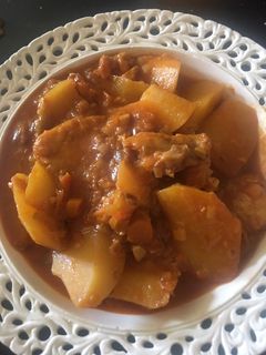 Una foto de Papas guisadas con merluza