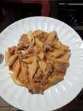 Macarrones con queso mozzarella y carne picada