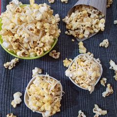 A picture of Spicy cheese popcorn.