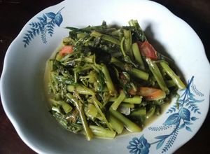 Foto resep Tumis kangkung asam sunti