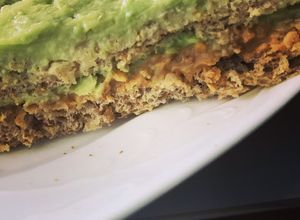 صورة لوصفة ساندويتش بزبدة الفول السوداني والافوكادو 🥑