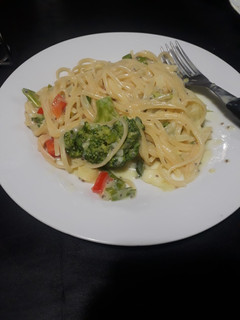 Una foto de Fideos con Brócoli Salsa blanca y algo más!