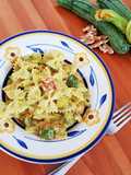 Farfalle ai fiori di zucca, zafferano e noci