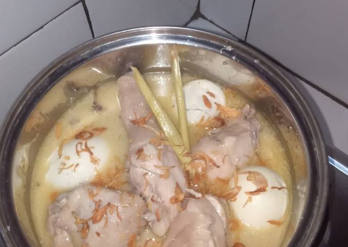 Opor putih ayam telur