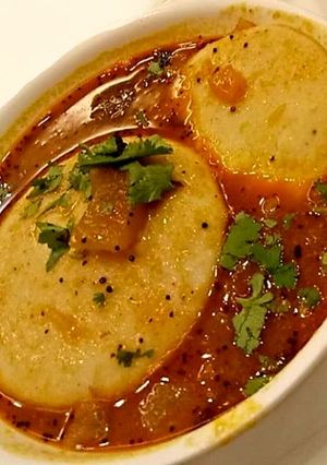 A picture of Idli sambhar.