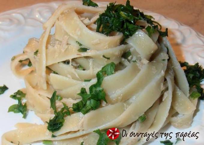 κύρια φωτογραφία συνταγής Spaghetti με καπνιστό τόνο και λεμόνι
