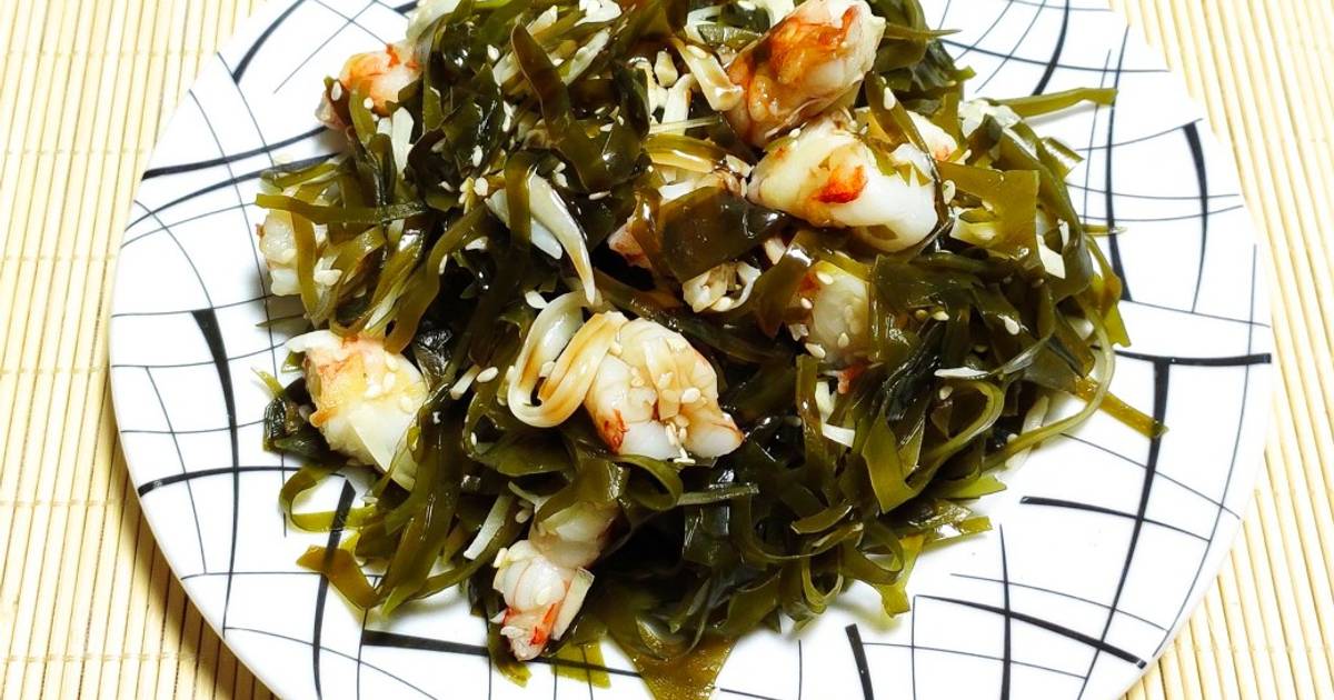 Рецепт: Легкий салат с креветками - и морской капустой