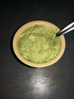 Una foto de Mojo verde canario