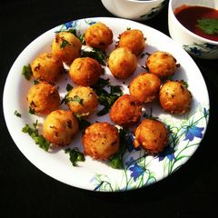 Samak Rice Spongy balls A picture of Samak Rice Spongy balls.