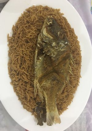 صورة لوصفة رز صيادية وسمك مقلي