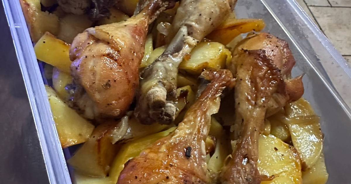 Куриные бёдра с картошкой в рукаве в духовке - пошаговый фоторецепт
