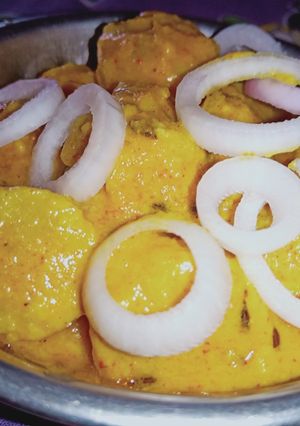 बेसन के गट्टे की सब्जी (Besan gatte ki sabji recipe in hindi) रेसिपी मुख्य फोटो