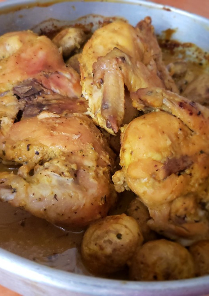 Una foto de Pollo y hongos en salsa de mostaza