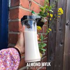 A picture of Susu Almond / Almond Milk.