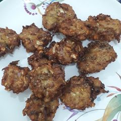 A picture of Mixdal cabbage vada.