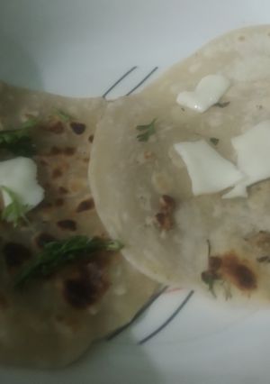 ঈস্ট ছাড়া চীজ নান (yeast chara cheese naan recipe in Bengali) রেসিপির প্রধান ছবি
