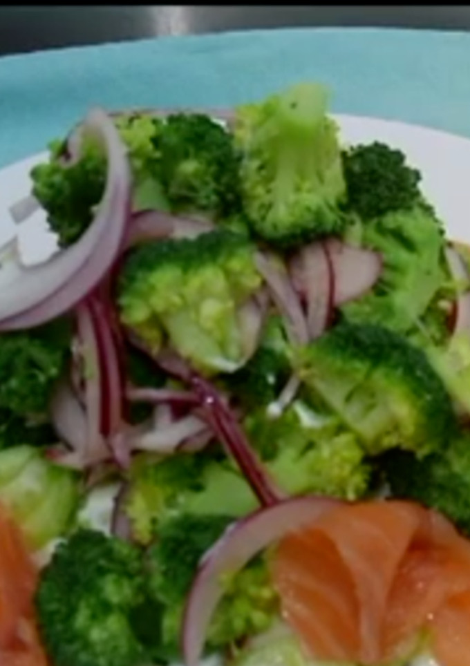 Una foto de Ensalada de brócoli para dietas de adelgazamiento
