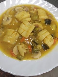 Una foto de Guiso de sepia con verduras