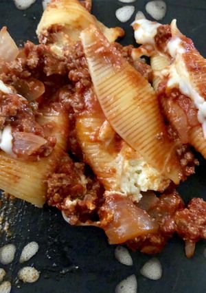 A picture of Italian Stuffed Shells.