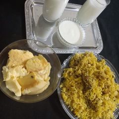 A picture of Chicken biryani.
