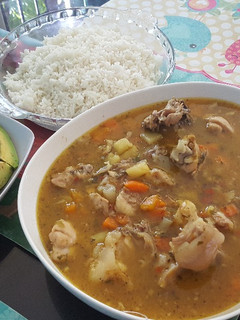 Una foto de Sopa de pata de vaca a mi estilo