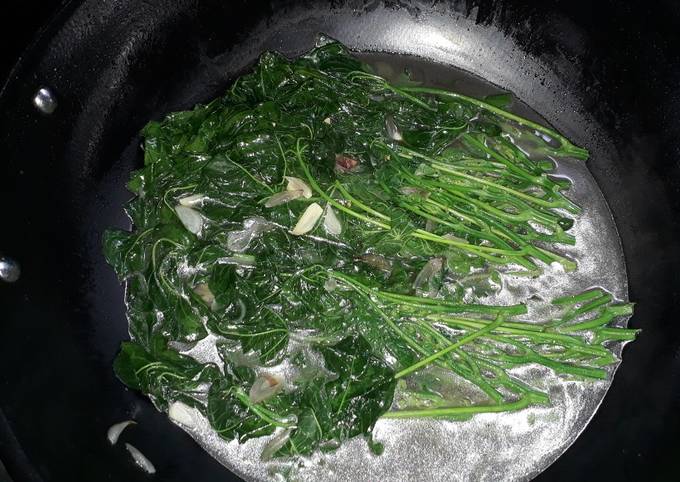 Resep: Tumis daun ubi kayu sederhana by Ar☆ Sederhana Dan Enak
