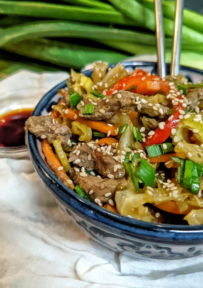 Una foto de Chop Suey de solomillo de ternera con verduras
