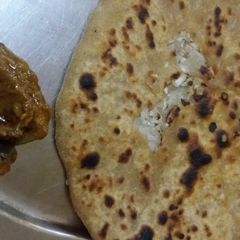 A picture of Gobi Parantha.