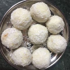 A picture of Stuffed dry fruits paneer mawa laddu.