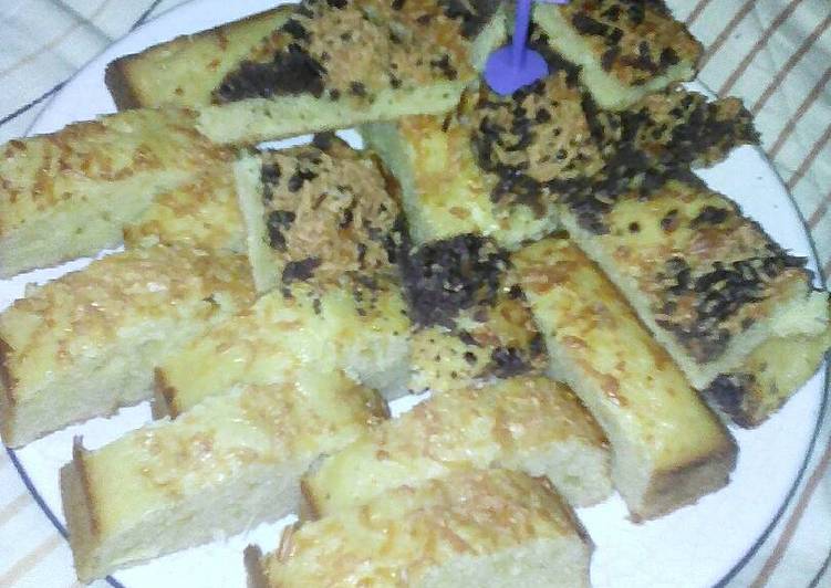 Proll Peyem 2 rasa Keju and Keju Meises Coklat..by Erni Hartanti